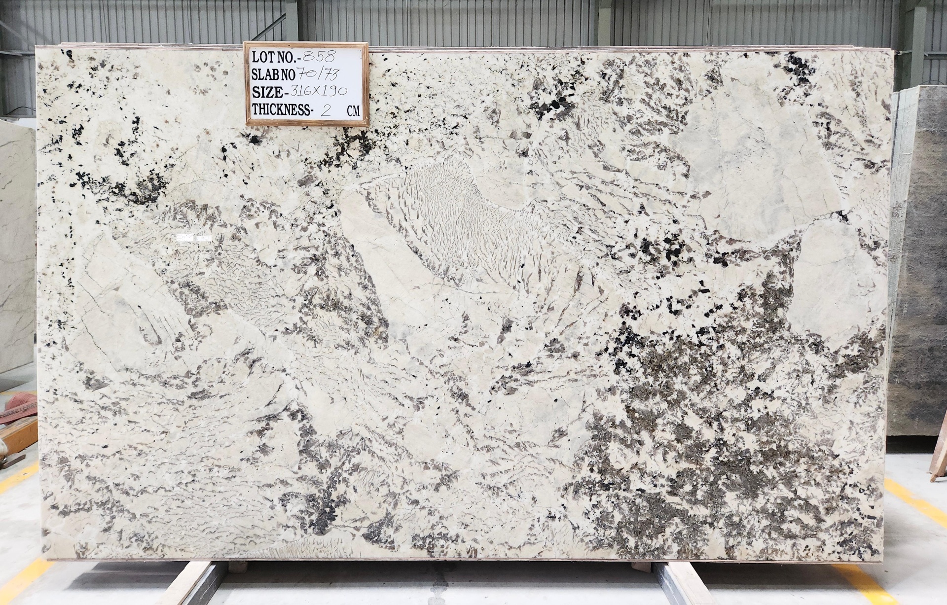 Premium Processed Natural Stone Slabs in the USA | Manit Minerals